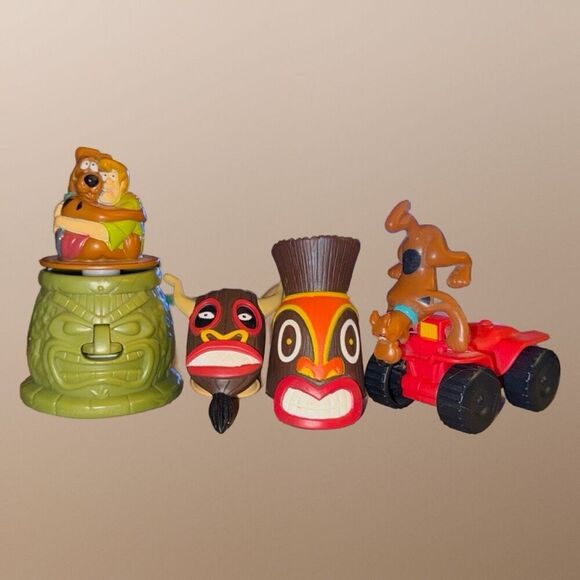 Scooby Doo Toy Collector Lot Tiki Masks Scooby Stunt Jeep Tiki Spin Toy B22 - Picture 1 of 9
